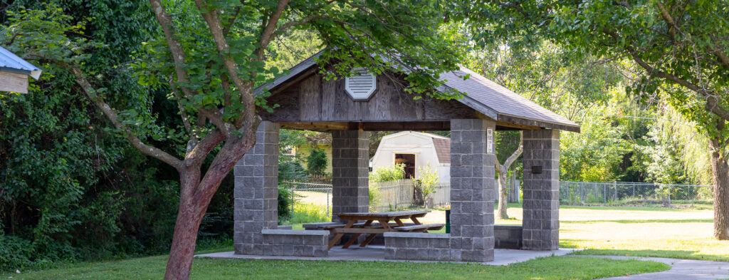 kiwanis park pavilion, pittsburg ks